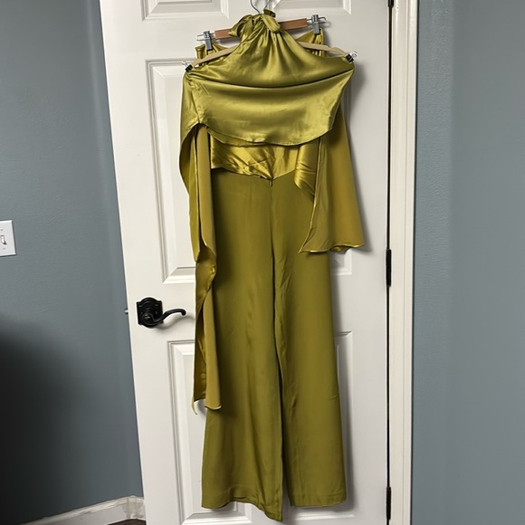 Luxurious [$1800] Silvia Tcherassi 2 pc suit in green. 
Size 6 - Picture 1 of 17